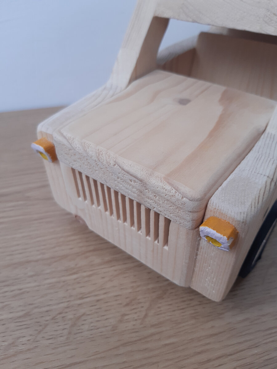 Вид спереди