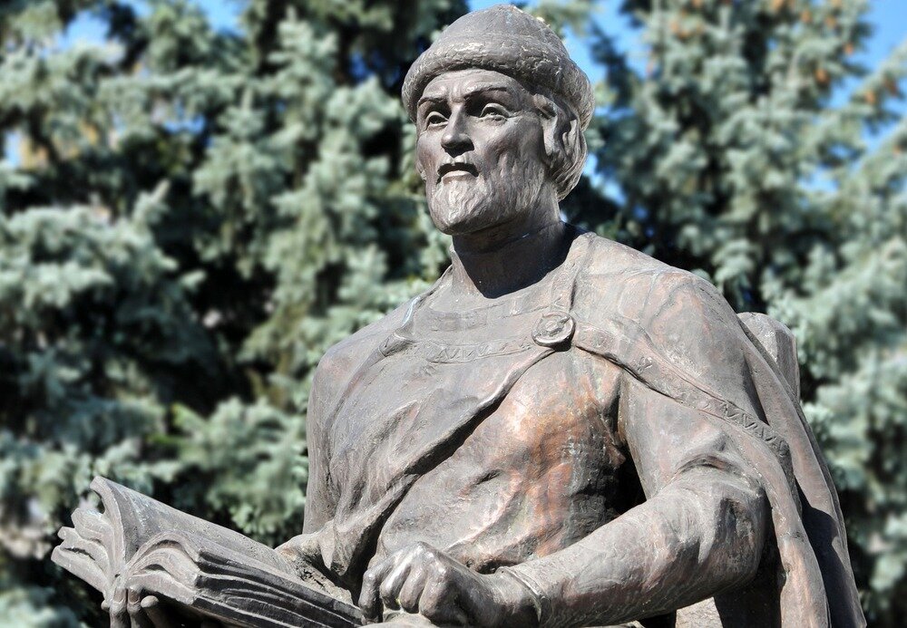 Памятник Ярославу Мудрому