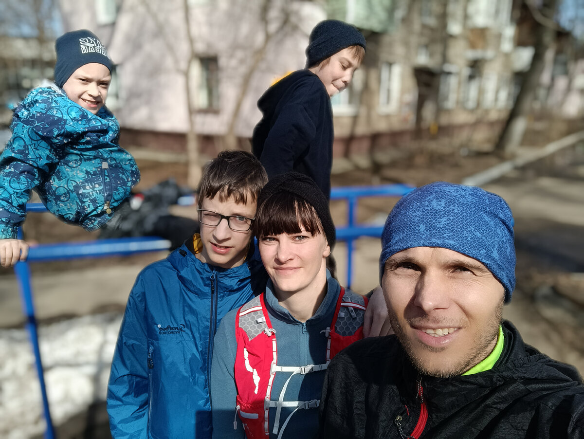 Одна среди четверых...