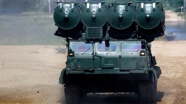 Российская С-300 — одна из самых мощных зенитных ракетных систем в мире. Обложка © ТАСС / Сергей Бобылев