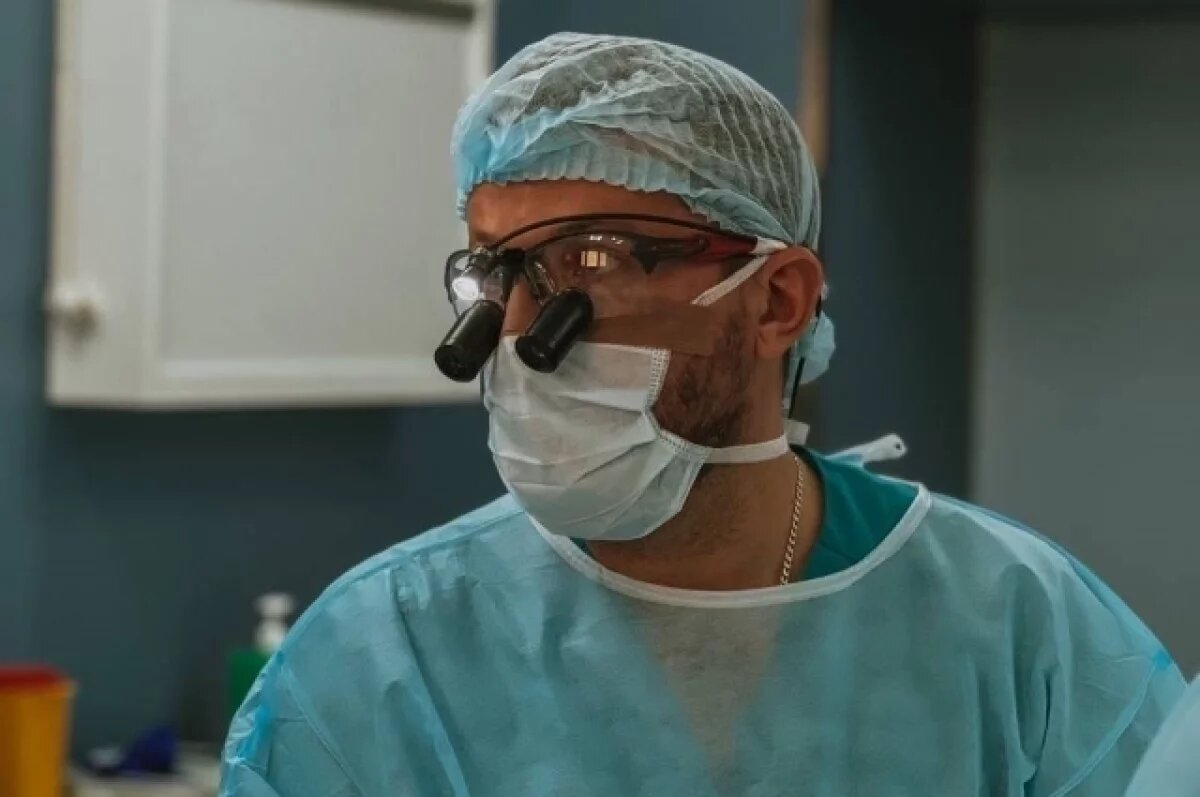    Хирург нередко берется за самые сложные случаи.