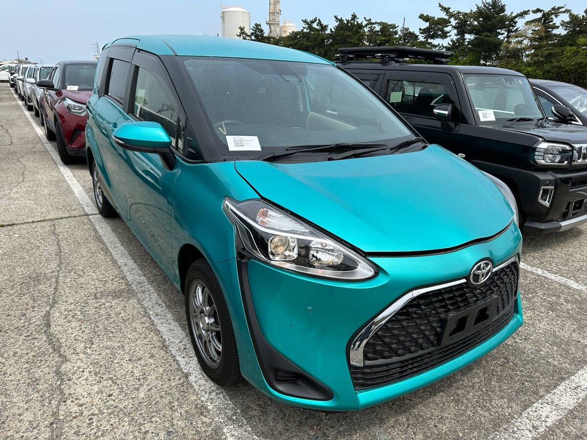 Купили Toyota Sienta: 4WD, 6 мест, 4 балла и классный цвет. | Авто из  Японии | Дзен