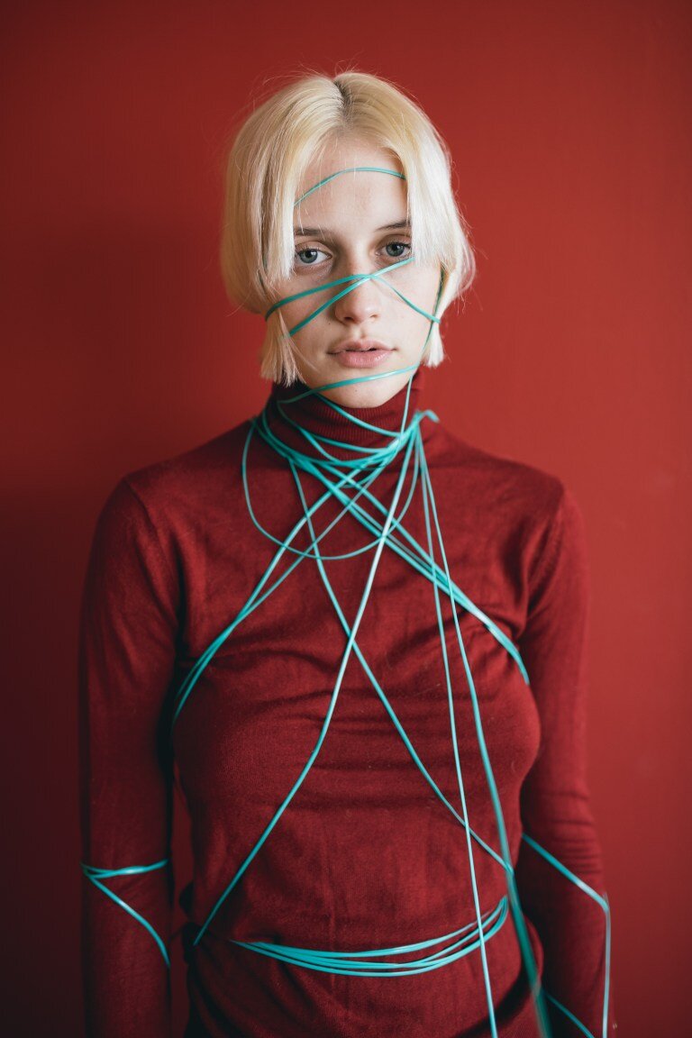 Разум Девы склонен к чрезмерному мышлению, что приводит к тревоге и беспокойству о вещах, находящихся вне их контроля.