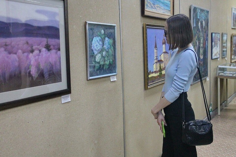    Посетители любовались экспонатами Андрей САВЕЛЬЕВ