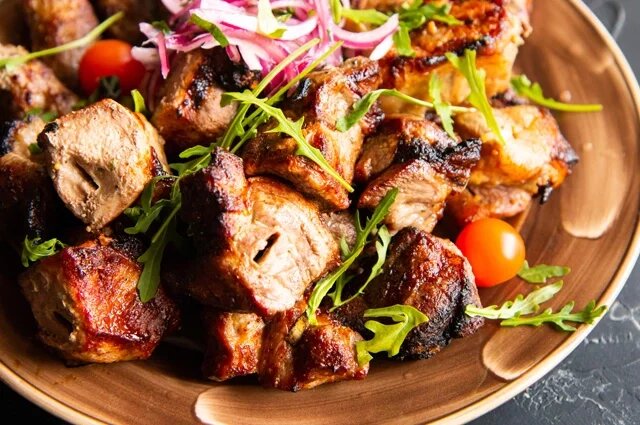    Надо ли добавлять сахар в шашлык из свинины?