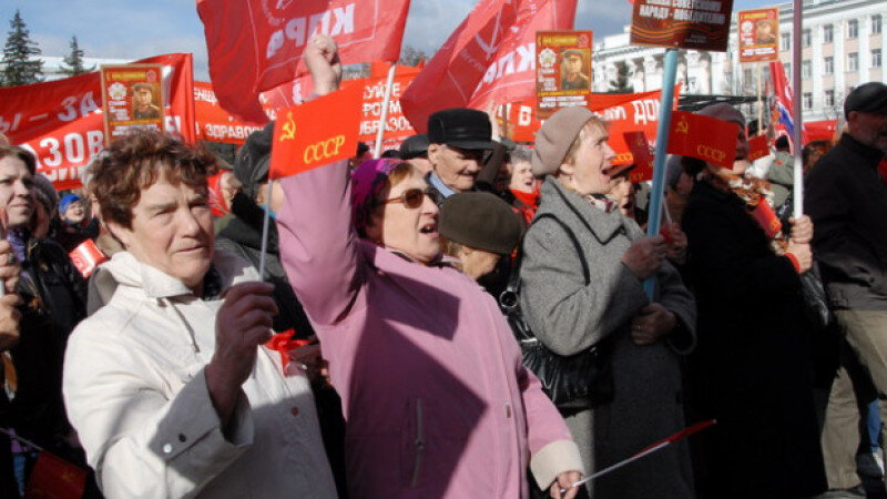     Шествие коммунистов. 1 мая 2012 год, Барнаул. Анна Зайкова