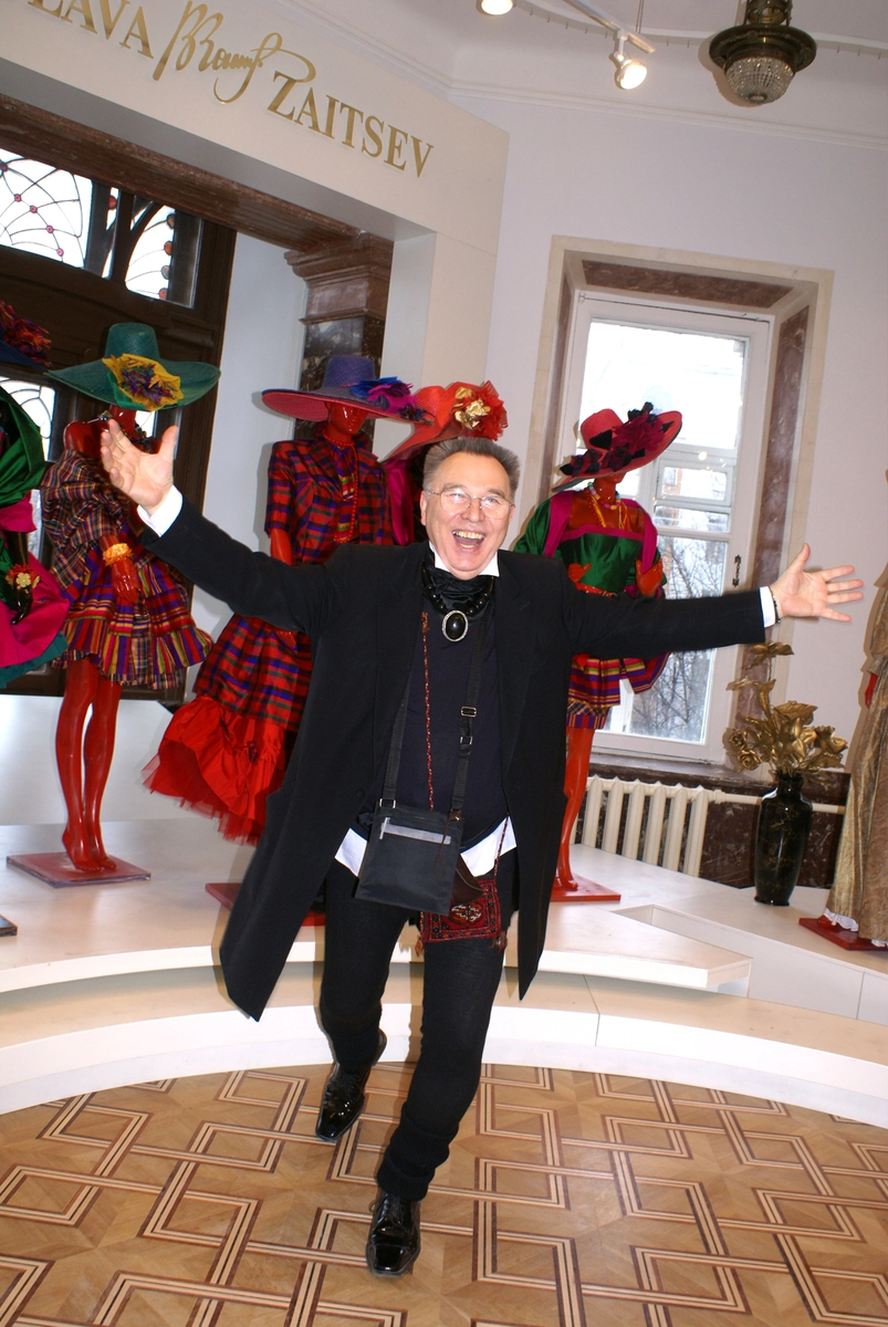 Зайцев на открытии своей выставки 