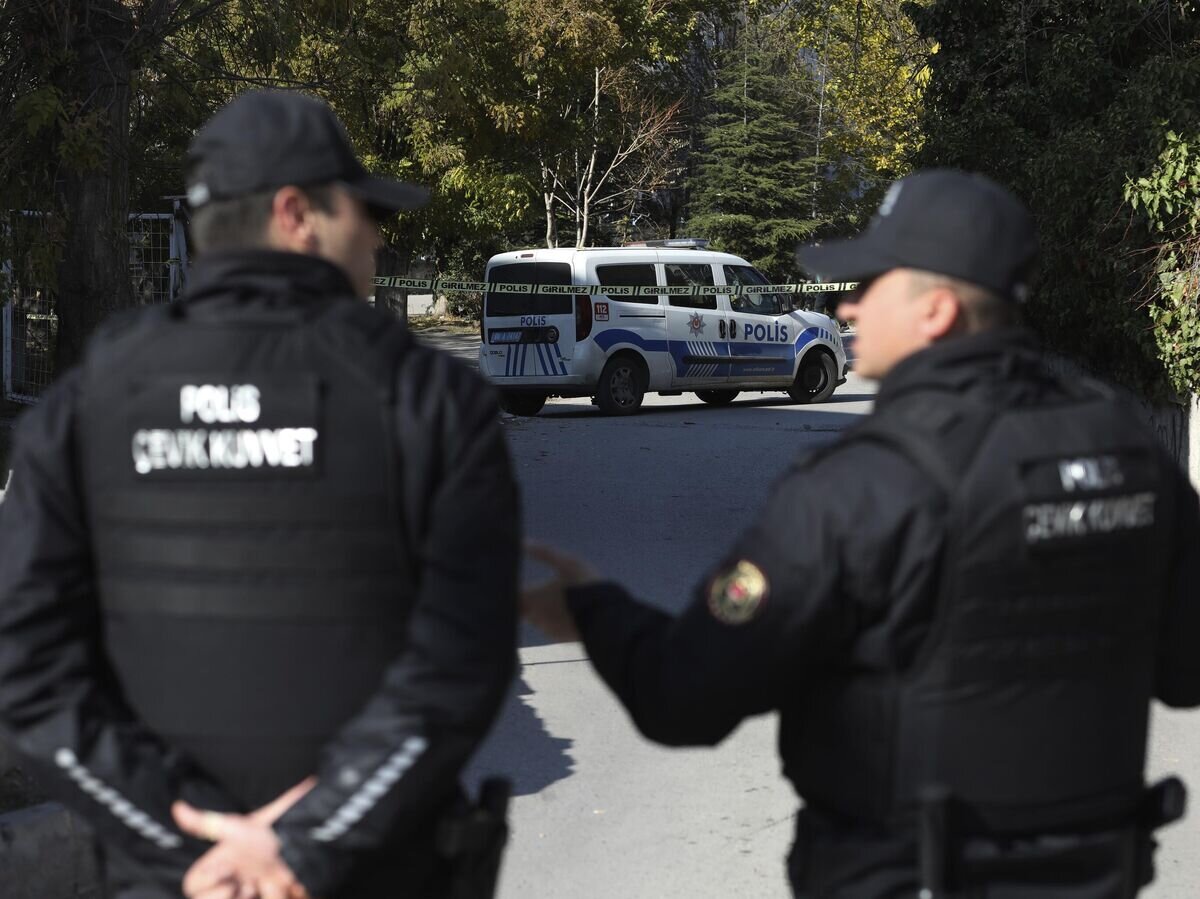    Турецкие полицейские© AP Photo / Burhan Ozbilici