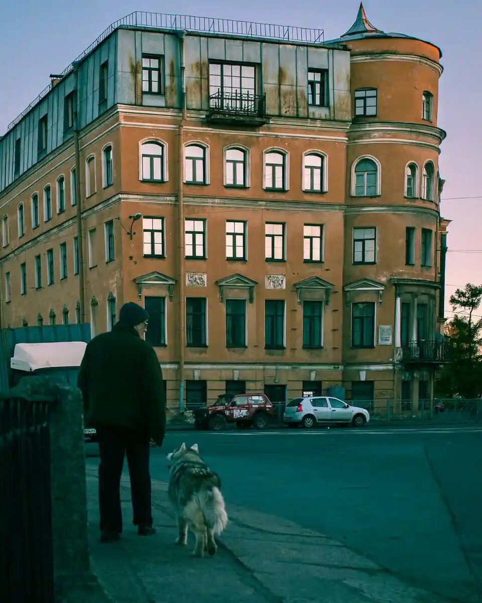 фотография дома в Санкт-Петербурге, где жил и работал Репин И.Е.