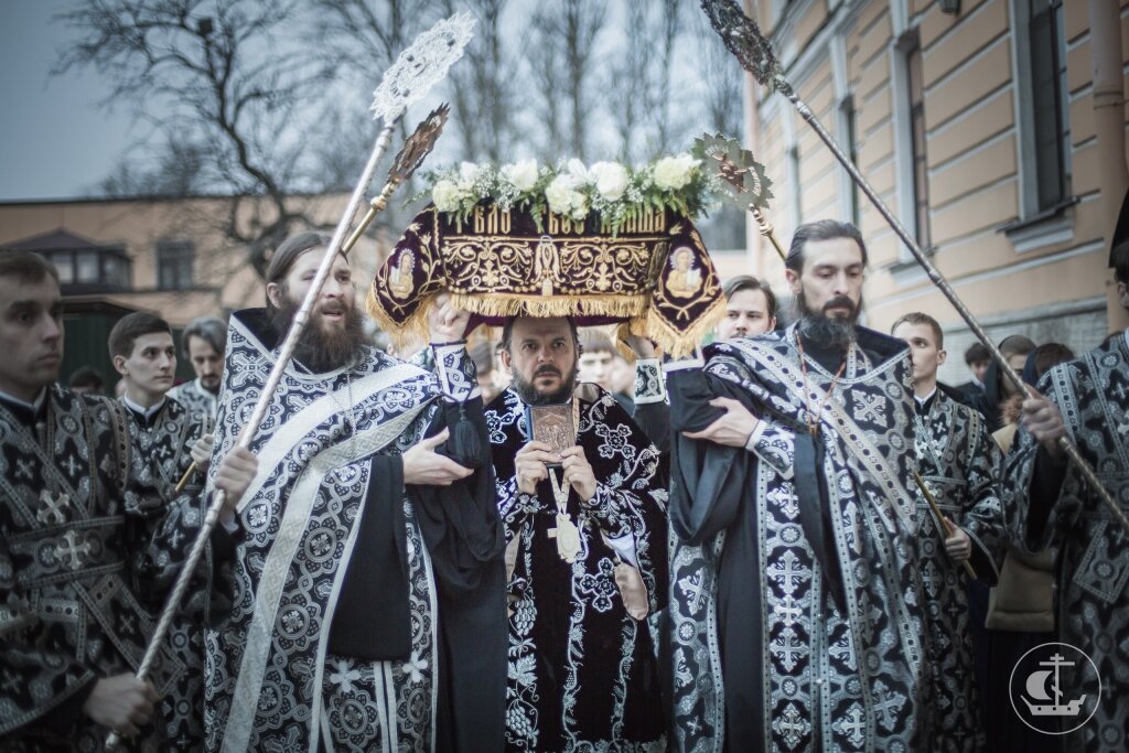 с сайта Санкт-Петербургской академии