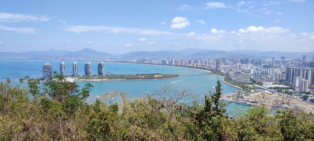 Панорамный обзор из парка "Олень повернул город".