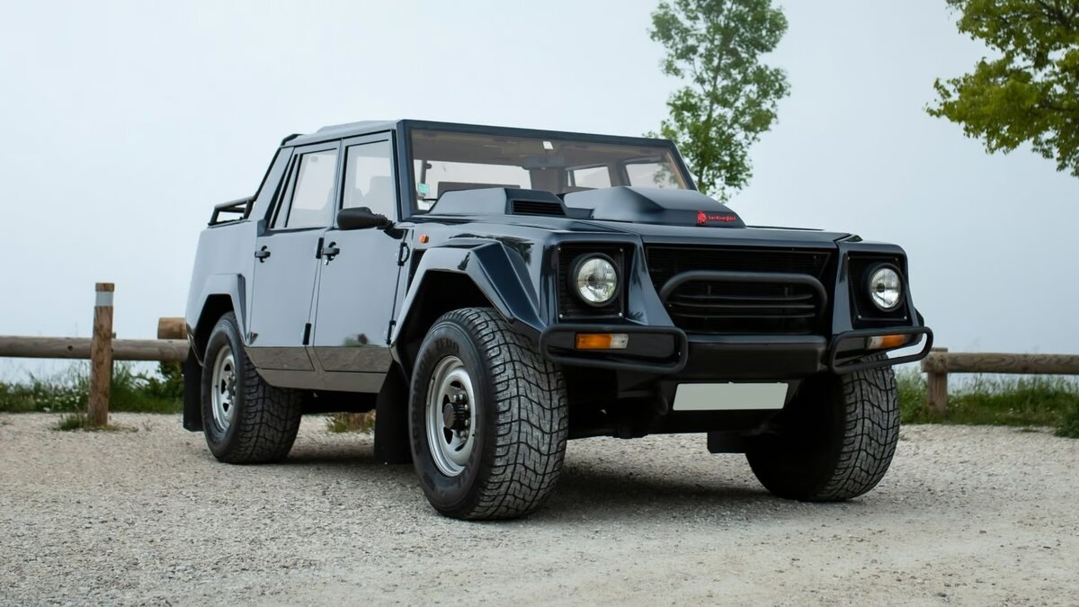 Lamborghini LM002