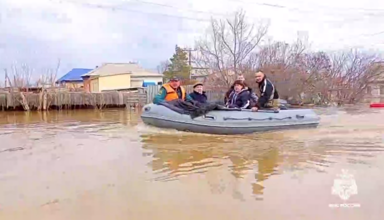    В Оренбуржье пострадавшие от паводка жители получили 1 млрд 644 млн рублей выплат Марина Шарт