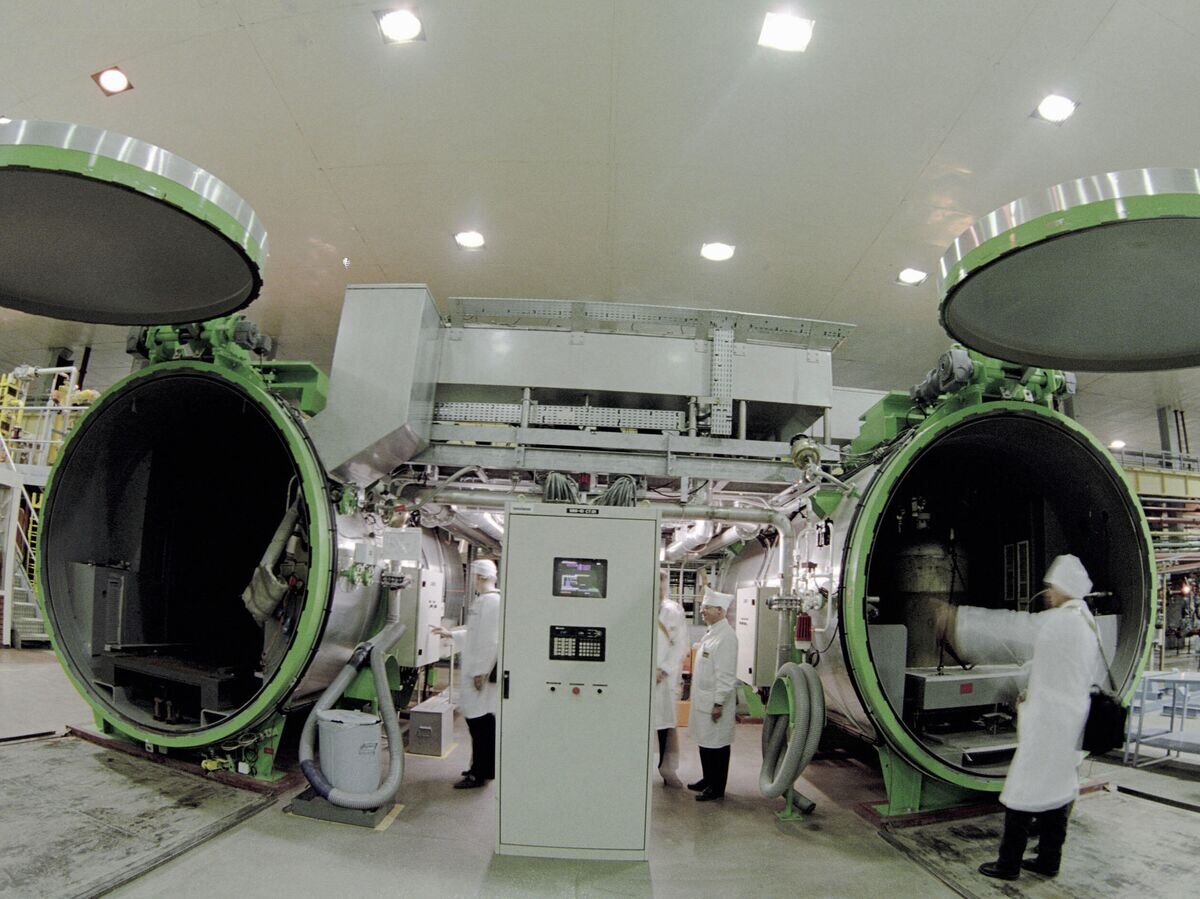    Переливная установка гексафторида урана© РИА Новости / Андрей Соломонов