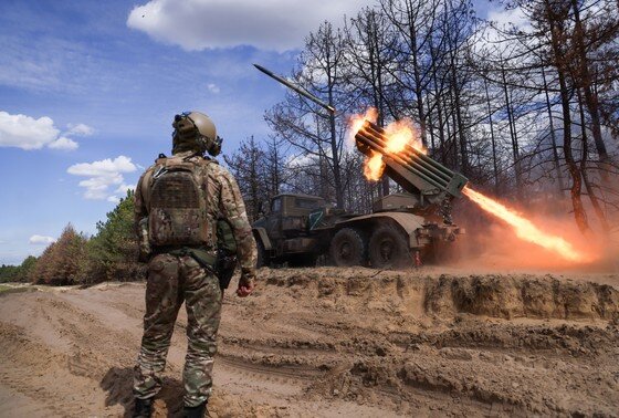    Боевая работа самоходной реактивной системы залпового огня (РСЗО) «Град»