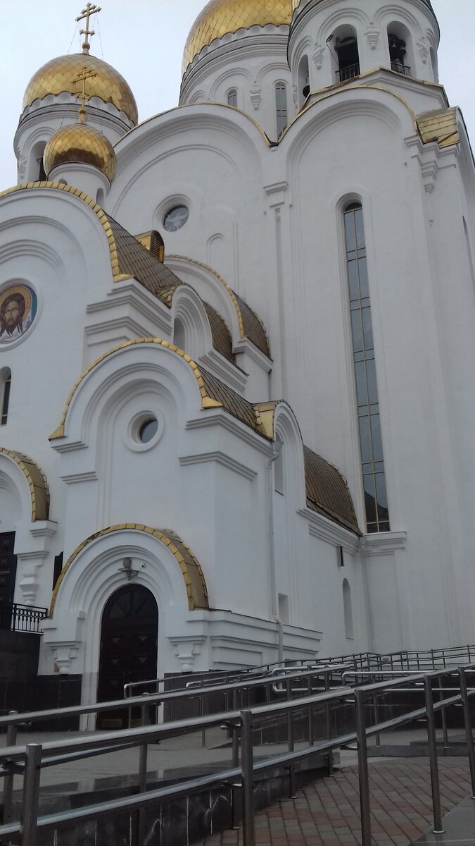 Храм Рождества Христова,г.Красноярск. Сибирь. Золотые купола.