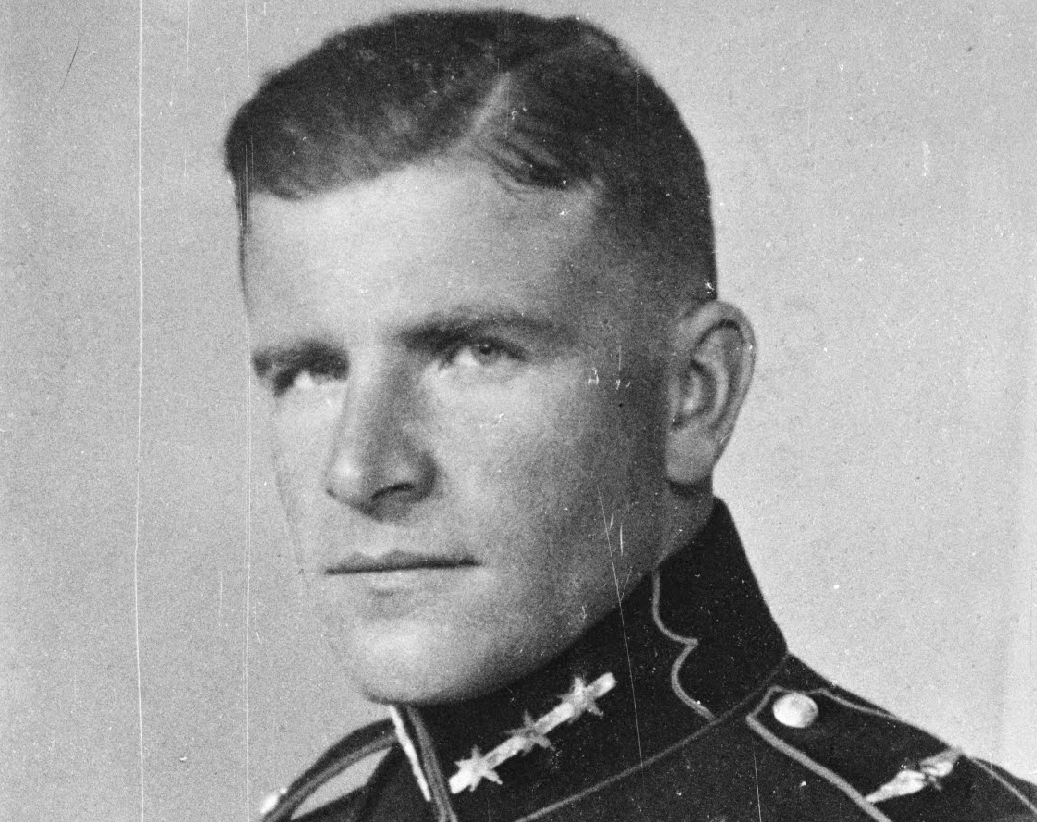 Преступник Цукурс остается иконой для латышских националистов © CC0 / public domain