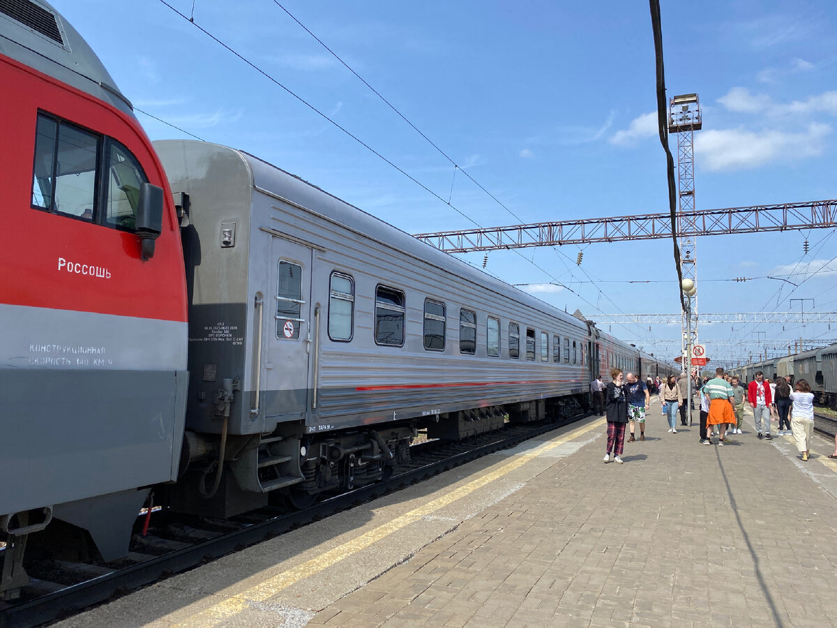 Изнываем от жары в плацкарте поезда Санкт-Петербург - Новороссийск.  Рассказываю о поездке и о поезде | ОтЛичная Жизнь | Дзен