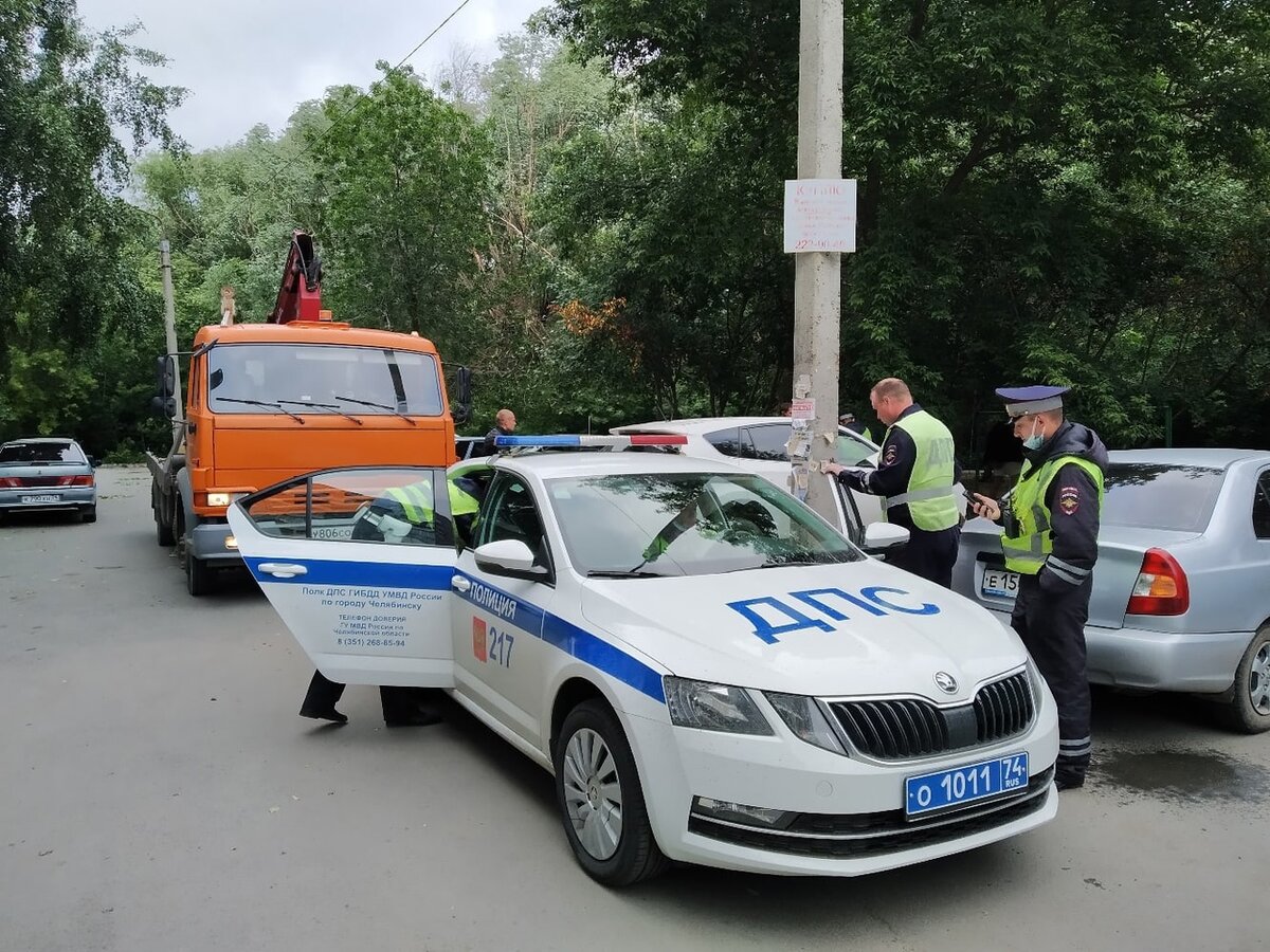 В Челябинске таксист-мигрант, назвавший русскую женщину свиньёй, отправится  в колонию | Русский компас | Дзен