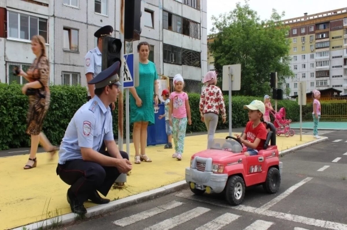    Госавтоинспекция МВД по Республике Татарстан призывает родителей со всей серьезностью отнестись к безопасносГосавтоинспекция призывает тпостоянно напоминать детям правила безопасного поведения на дороге.