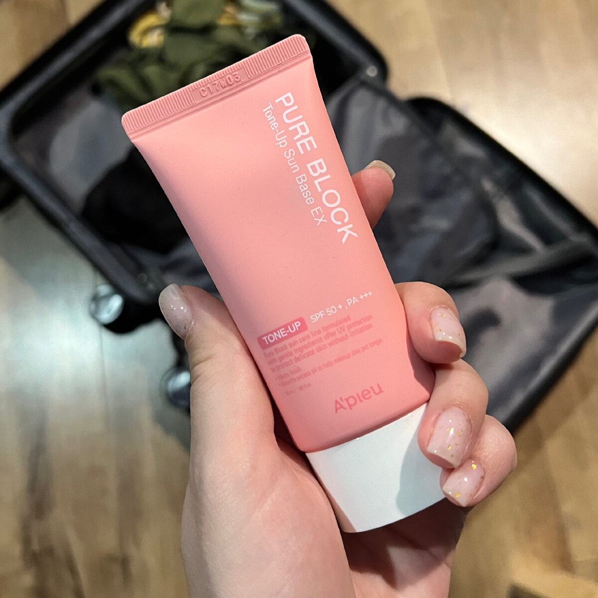 Третий год подряд покупаю эту солнцезащиту