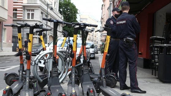    Пользователи арендованных электросамокатов в Москве получили более 15 тысяч штрафов с начала сезона Ирина Петрова