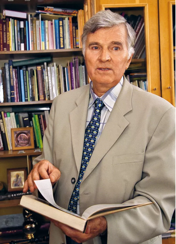 Академик Петр Толочко