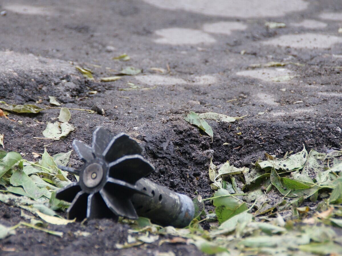    Последствия обстрела поселка Донецкий в ЛНР. 24 июня 2017© РИА Новости
