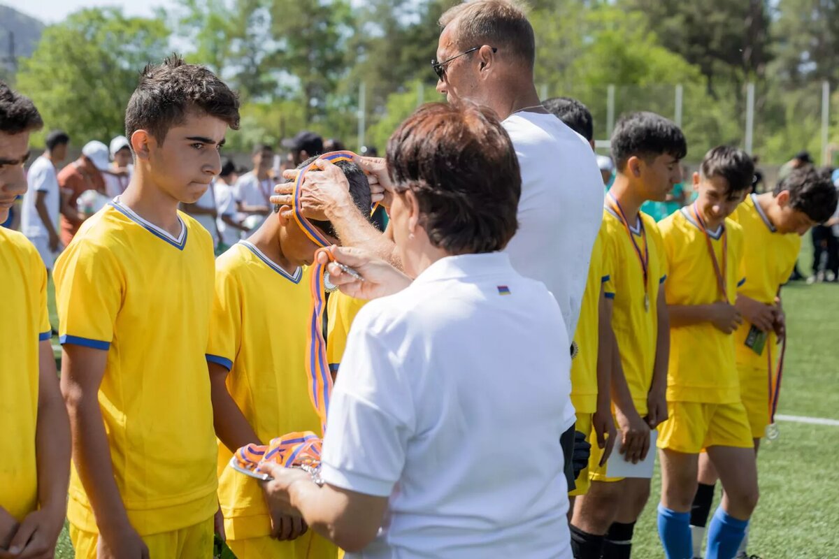 Финальные игры футбольного турнира для детей армянского приграничья на приз голкипера Романа Березовского © Photo : Русский дом в Ереване