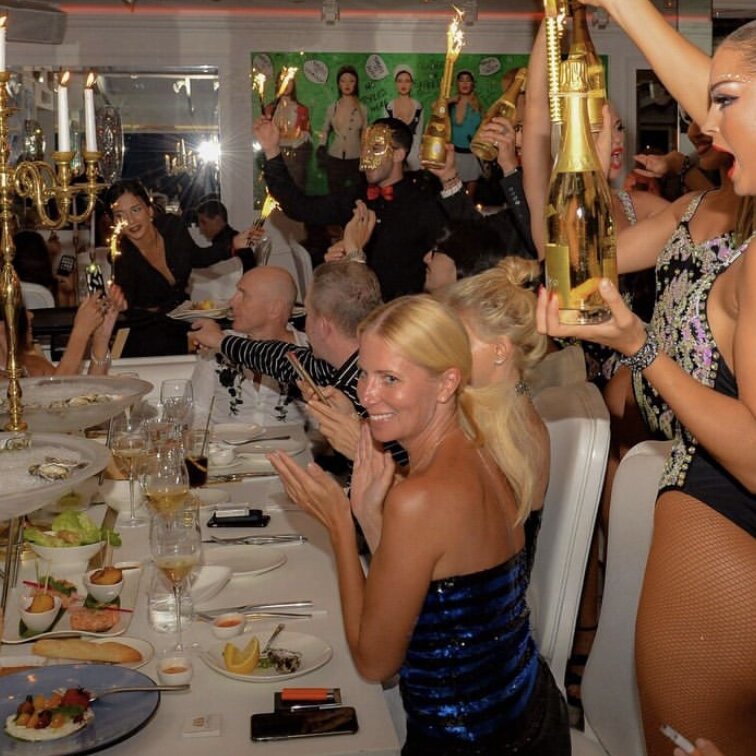 Тот самый пост как в Сен-Тропе могут угодить русским. Фото: запрещенная социальная сеть @zakharova_sveta