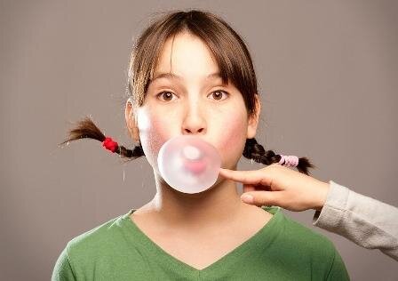 Жевательная резинка может быть причиной головных болей