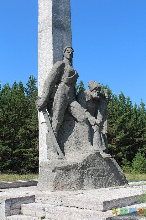 Горе извоз. Гора извоз Верхнеуральск. Памятник на извозе Верхнеуральск. Памятник партизанам, Верхнеуральск.