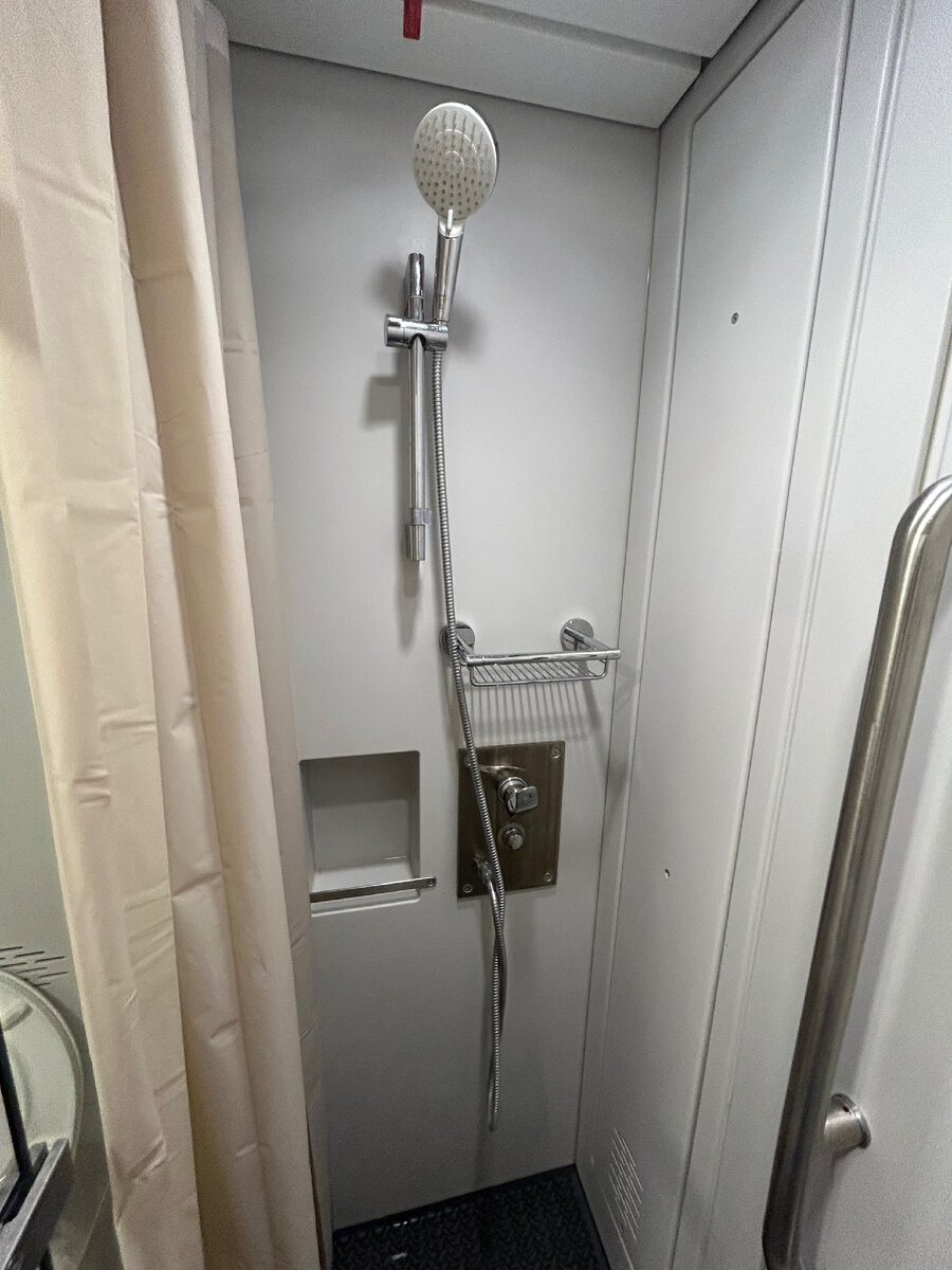 Душ в вагоне 