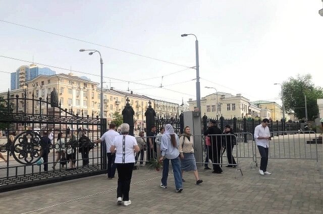    На входе во двор храма дежурили наряды полиции, работал металлодетектор. Фото: АиФ-Ростов/ Ольга Грекова