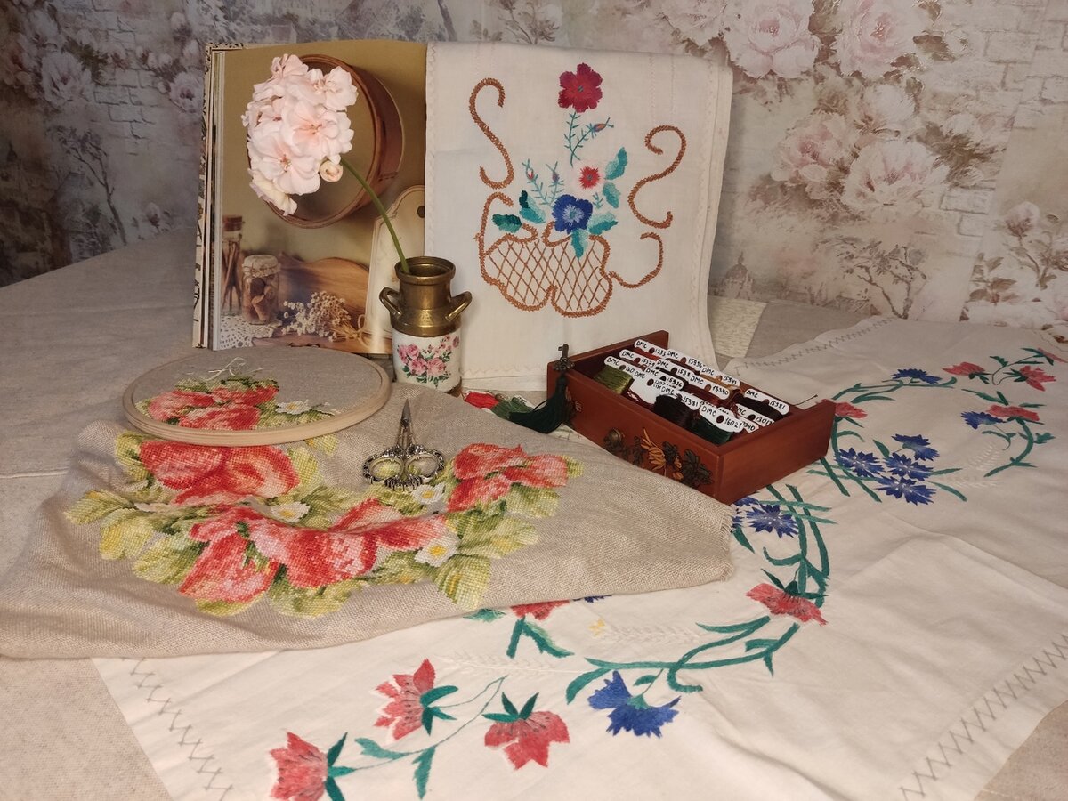 Было: когда-то я думала, что старую вышивку "омолодить" невозможно