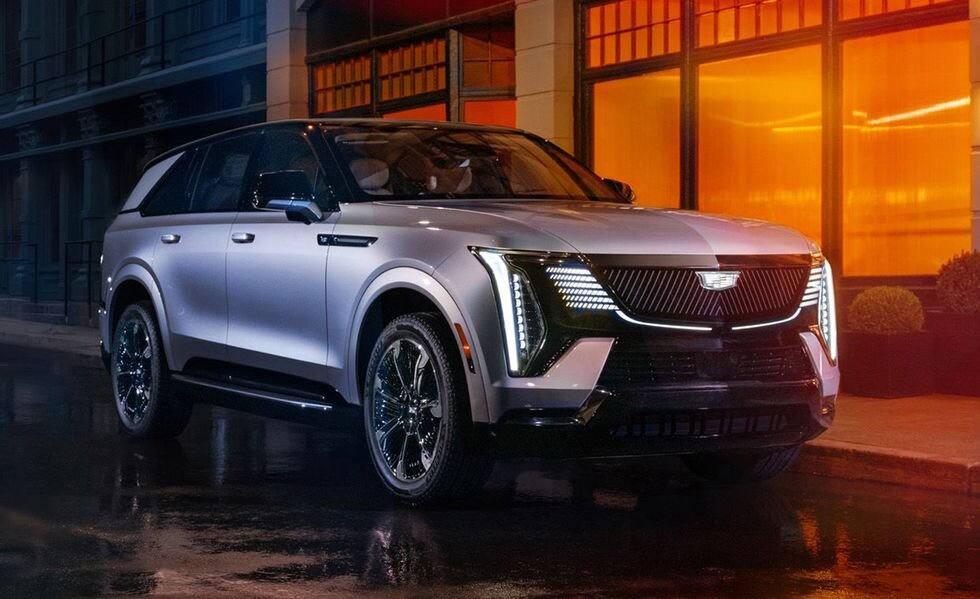 2024 Cadillac Celestiq
ПОСМОТРЕТЬ ФОТОГРАФИИCADILLACНовая линейка электромобилей Cadillac начнется с внедорожника Lyriq 2023 года выпуска и продолжится флагманским седаном Celestiq, который должен появиться в ближайшее время. Его впечатляющий дизайн был представлен в 2022 году, и мы знаем, что он будет оснащен полноприводной электрической трансмиссией и сможет похвастаться запасом хода более 300 миль. Скорее всего, они будут стоить около 300 000 долларов и будут обладать соответствующими технологиями и роскошью.ПОДРОБНАЯ ИНФОРМАЦИЯ
2025 Cadillac Escalade IQ
ПОСМОТРЕТЬ ФОТОГРАФИИCADILLACCadillac стремится извлечь выгоду из названия Escalade с помощью нового Escalade IQ с батарейным питанием. Этот 750-сильный электрический внедорожник появится летом 2024 года. Аккумуляторной батареи емкостью 200,0 кВт *ч, спрятанной под половицами, должно хватить на пробег до 450 миль между зарядками. В интерьере большая часть поверхности отведена экранам, но за множеством пикселей скрывается роскошная отделка кожей, акценты из полированного алюминия и окружающее освещение. Чтобы успокоить водителя, Cadillac предложит дополнительный пакет кресел представительского класса во втором ряду. Цены будут высокими, и большинство моделей будут стоить шестизначными цифрами.ПОДРОБНАЯ ИНФОРМАЦИЯ