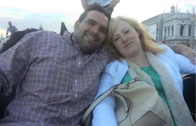 Барнетты считают, что стали жертвой мошенницы, которая представляла опасность для их семьи.