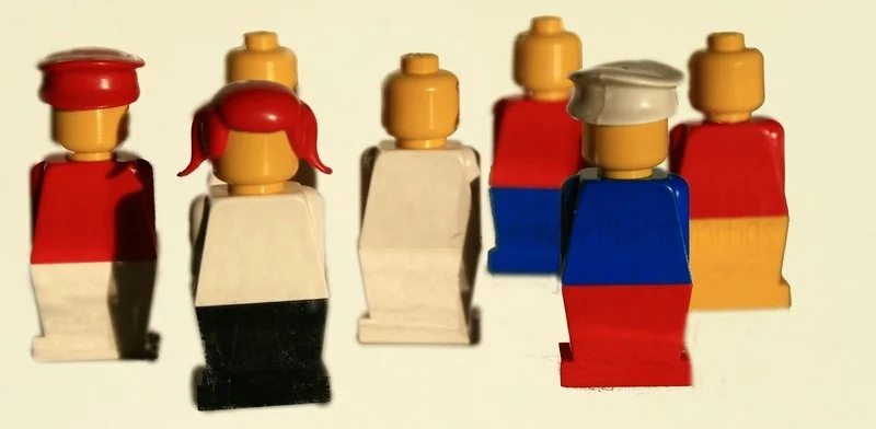 Первая минифигурка LEGO и ее предшественники