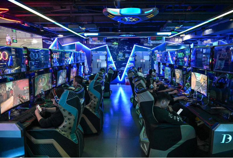 Киберклубы  в Китае крутые, но очень тесные на мой взгляд