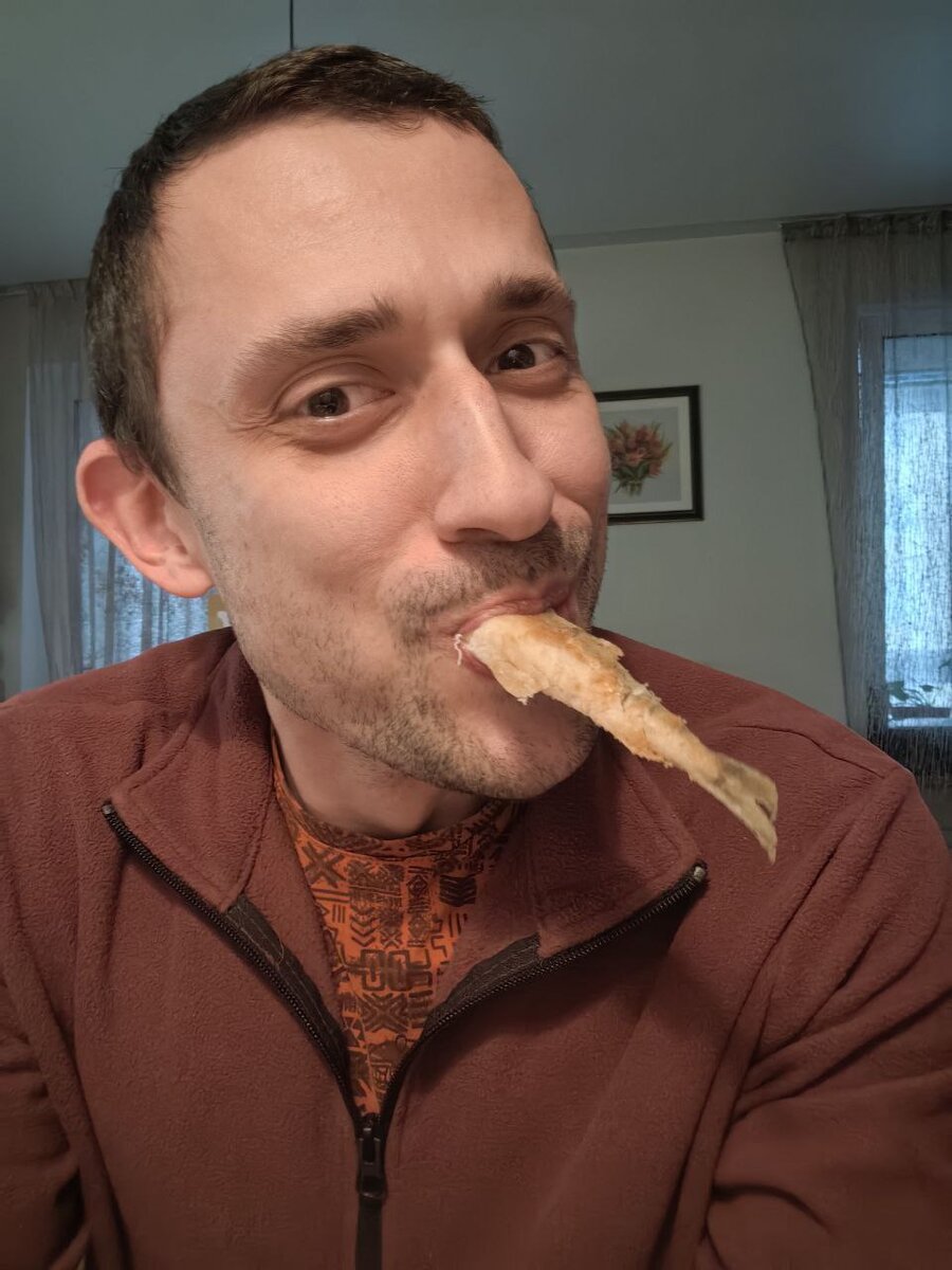 Лично я головы и хвосты не ем, а муж не брезгует