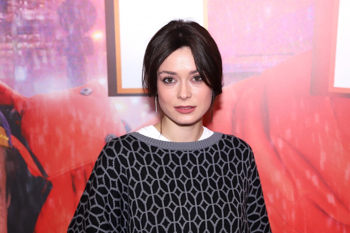    Александра стала сниматься в сериалах сразу после получения диплома актрисыЛИПАТНИКОВ ИП // Personastars.com