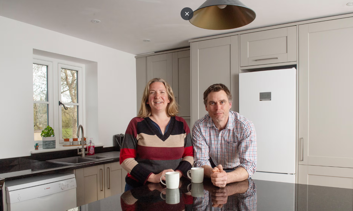 Роберт и Бетти Фукс купившие фермерский дом 17 века в Дорсете