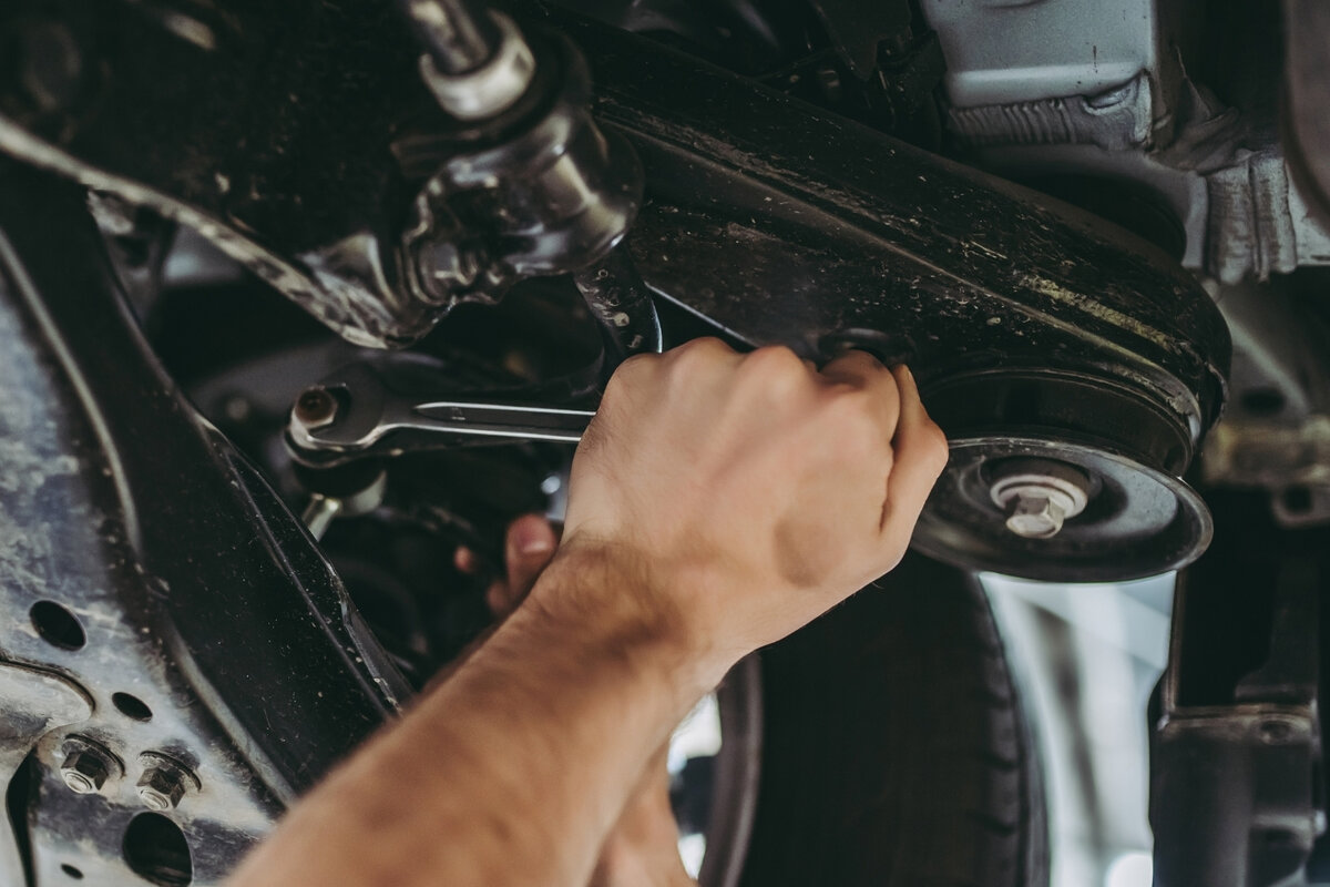 Узнайте, как легко и безопасно заменить вышедший из строя стартер на своем автомобиле. В этой подробной статье вы найдете пошаговые инструкции с иллюстрациями для замены стартера в домашних условиях. Мы расскажем о необходимых инструментах, признаках неисправности стартера, правильном порядке снятия и установки нового стартера.