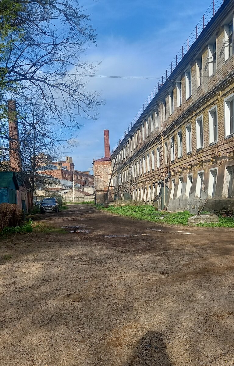 Прогулялась до старых домов довоенного времени.Кушать захотелось. Ем из  кастрюли. | Бедная принцесса из Захолустья | Дзен