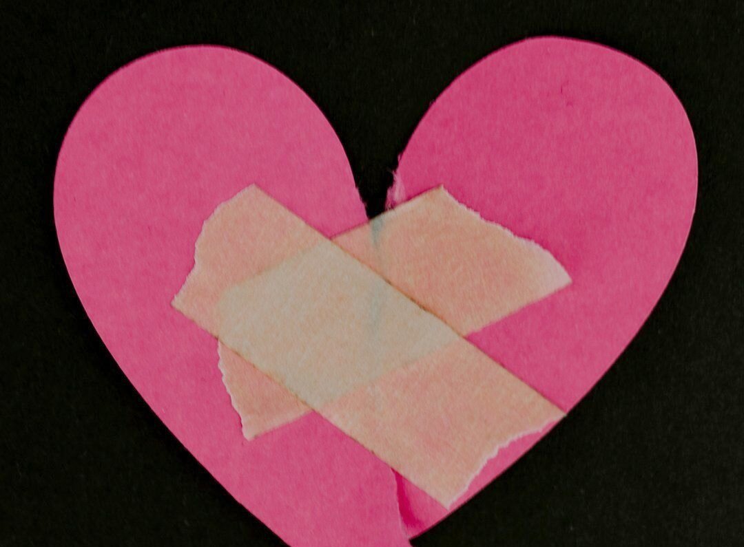 Склееное сердце...