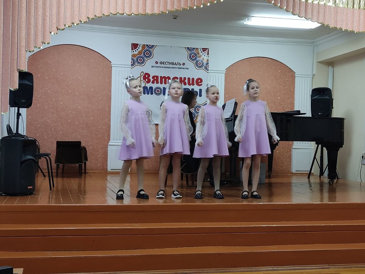 Выступление участников фестиваля