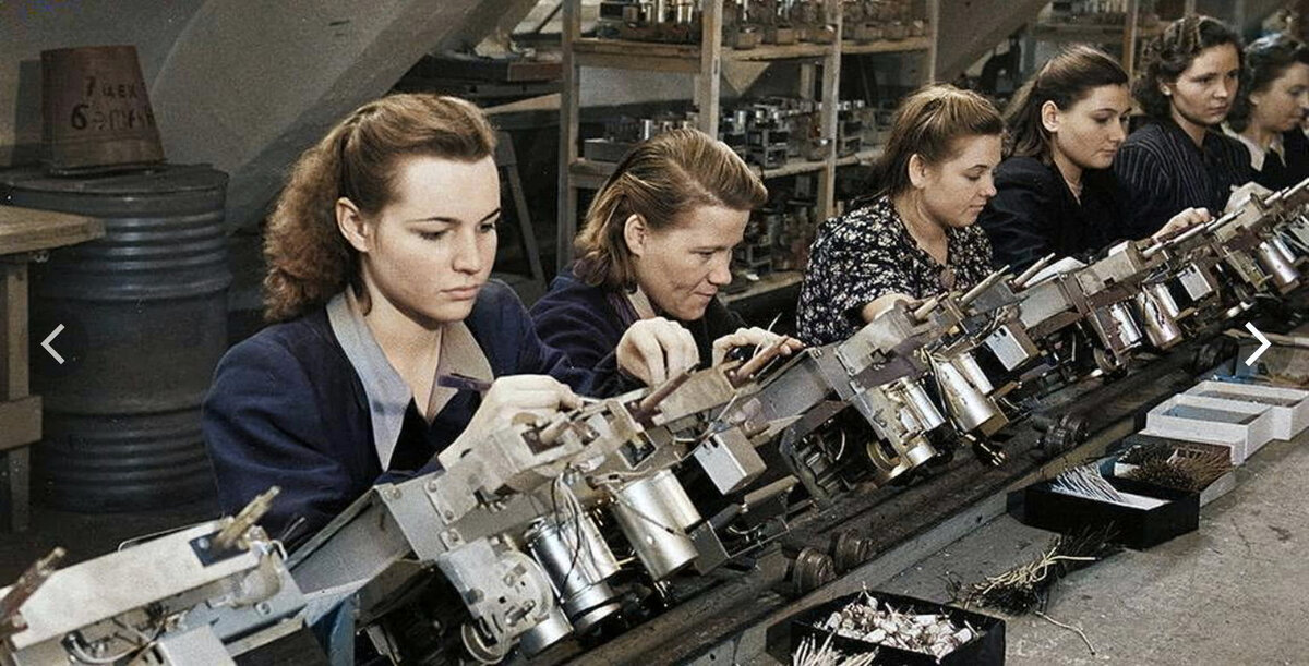 Советский Союз занимал почти одну шестую территории Земли и просуществовала на карте мира почти 70 лет. За историю его существования было много светлых моментов, но и без трагедий не обошлось.-8