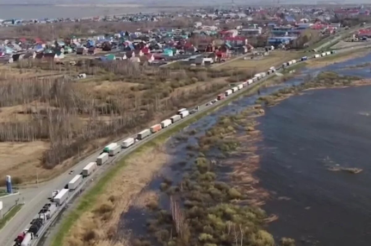    Движение грузовиков ограничили на трассе Тюмень-Омск из-за ЧС