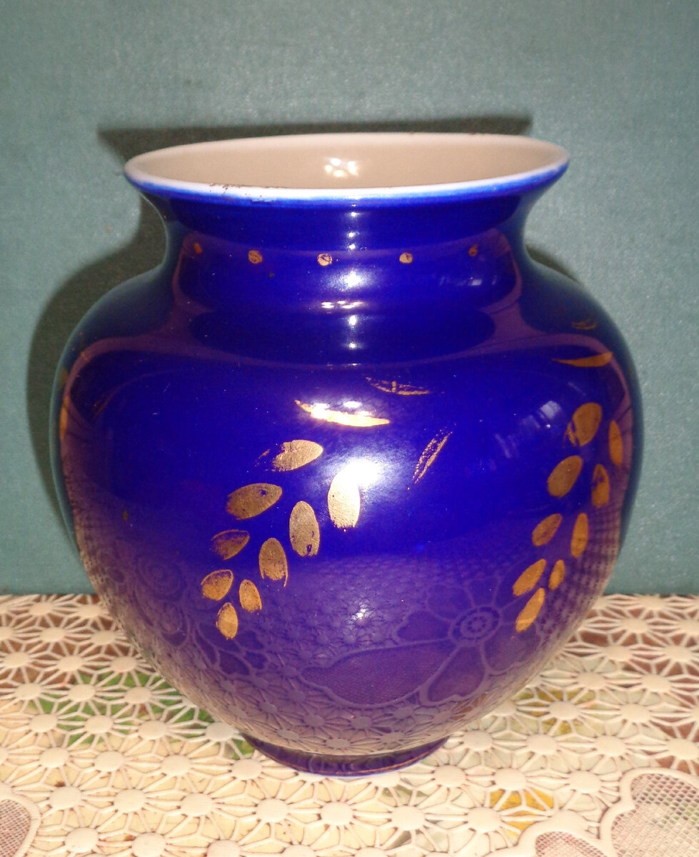 А это обратная сторона с утраченным кое-где золотом. Фото автора.