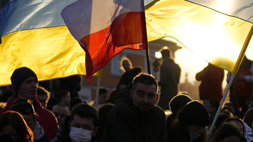     Антироссийский митинг украинцев в Польше AP Petr David Josek